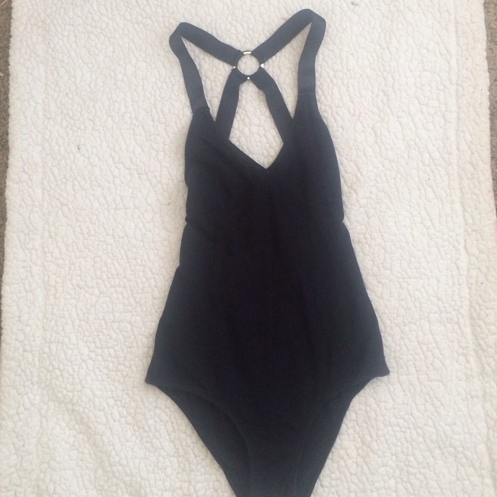 ✨KENDALL AND KYLIE BODYSUIT✨